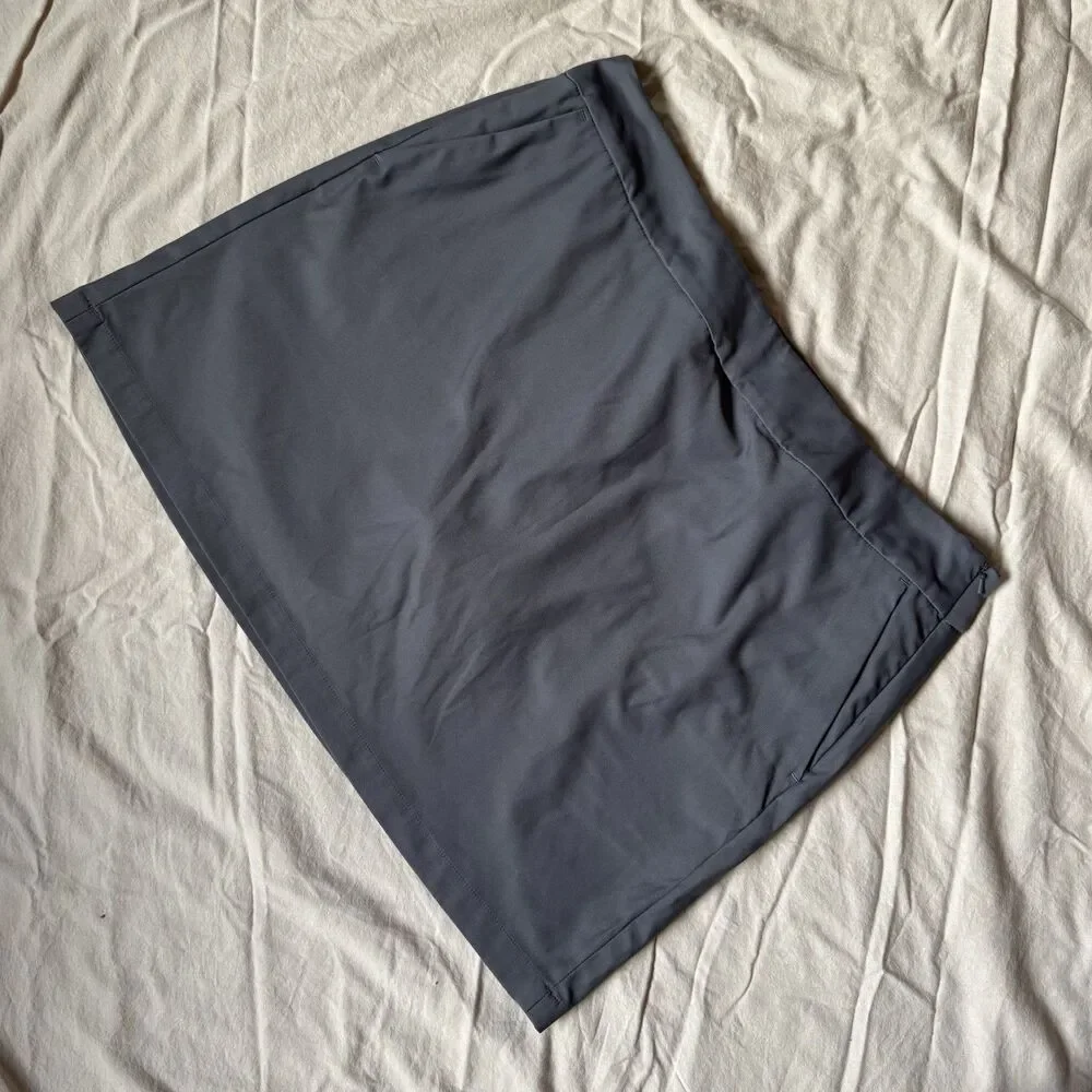 Nike Golf DriFit Woman's Gray Skort Pockets Side Zip Size 14 *Stain* - Picture 1 of 7